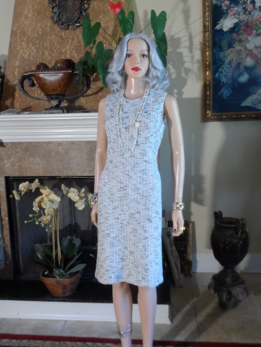 St. John Ivory Gray Textured Knit Sleeveless Sheath Dress Size M